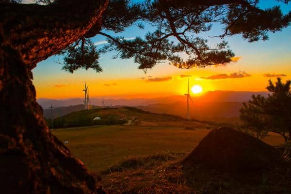 감악산-풍력단지의-노을