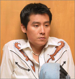 이현우 국적 가수 데뷔