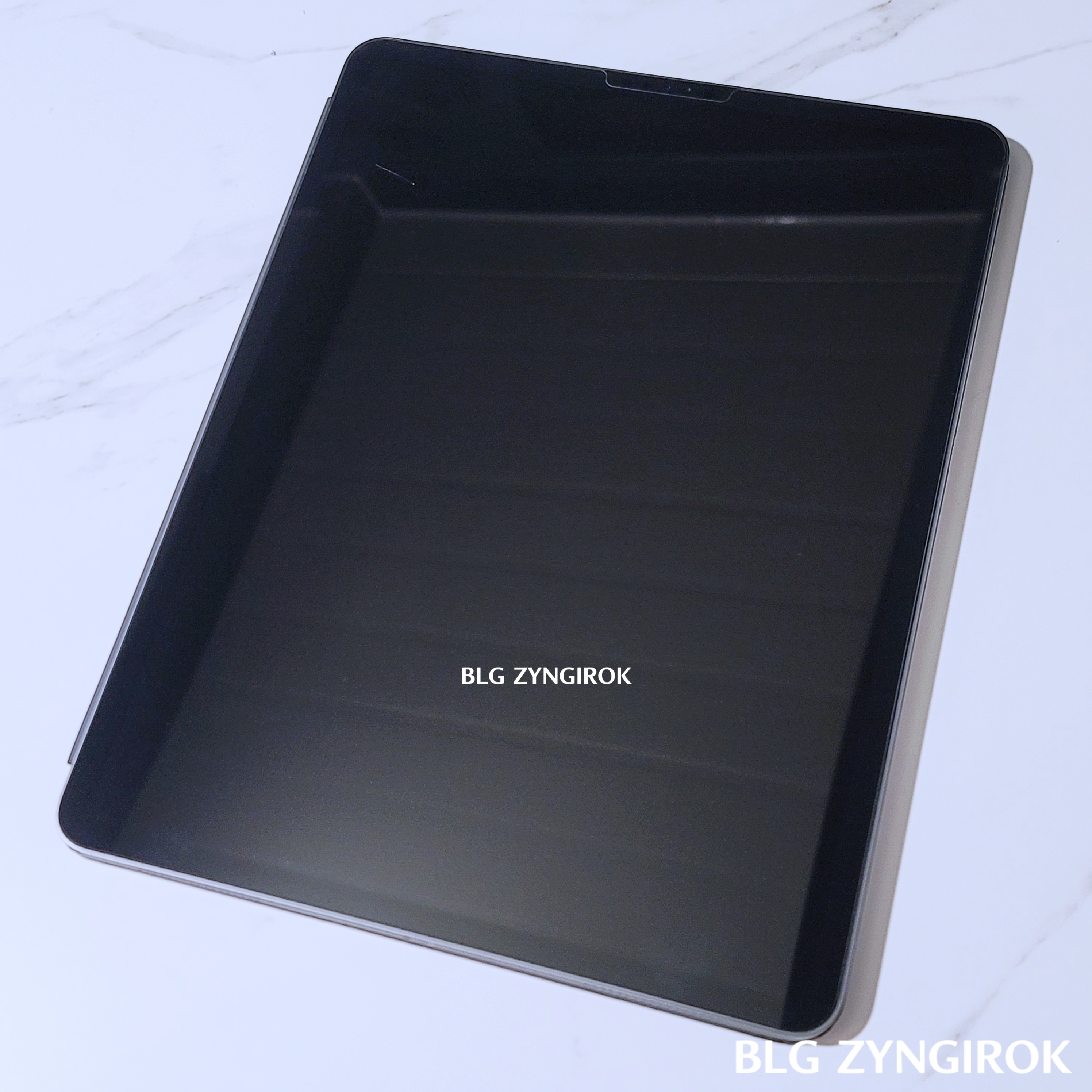 다이소 액정 클리너 세트로 청소한 깨끗한 아이패드 모습이다.