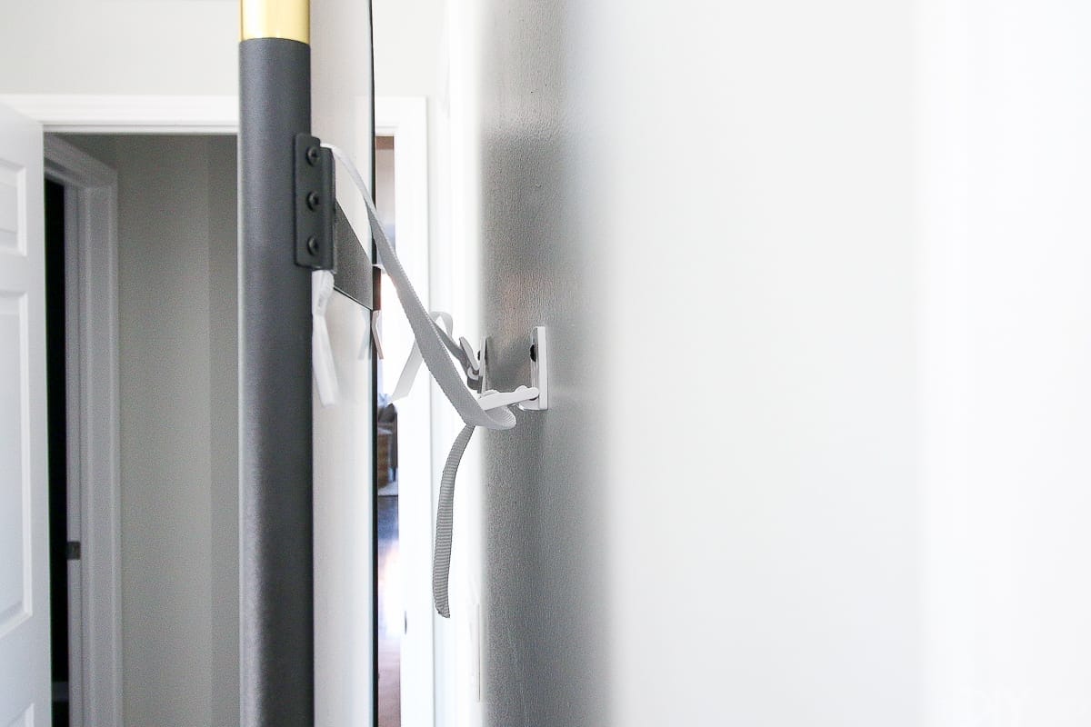 전신거울 고르는법 벽걸이 고정방식 안전