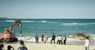 강릉 앞바다 장면