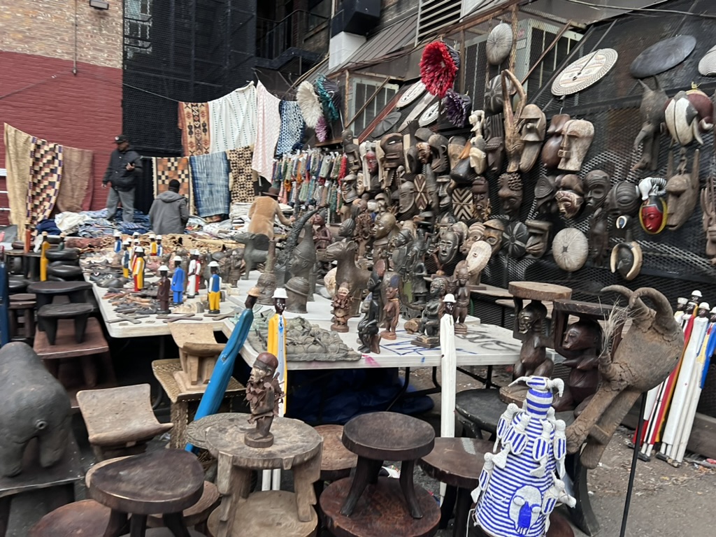 첼시 플리 아프리카 수집품