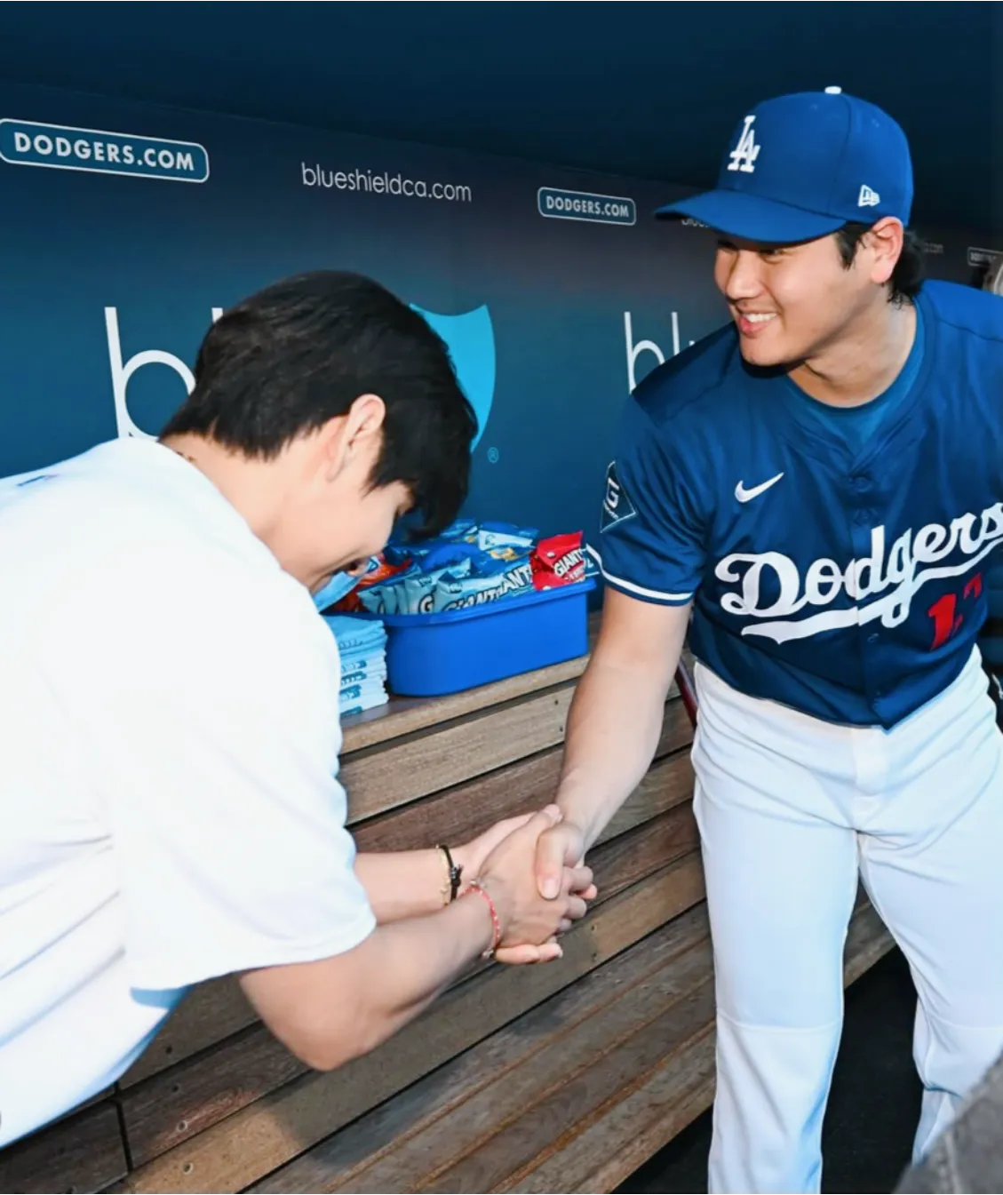 손흥민 시구&amp;#44; 뷔 시구&amp;#44; MLB 시구&amp;#44; 메이저리그 시구&amp;#44; 손흥민 MLB&amp;#44; 뷔 MLB&amp;#44; 다저스타디움 시구&amp;#44; 양키스타디움 시구&amp;#44; MLB 시구 비교&amp;#44; 시구 레전드&amp;#44; MLB 역대 시구&amp;#44; 조지 부시 시구&amp;#44; 버락 오바마 시구&amp;#44; 50센트 시구&amp;#44; 시모네 바일스 시구&amp;#44; 유현진 배지현 시구&amp;#44; K스타 시구&amp;#44; 한류 스타 시구&amp;#44; MLB 팬 서비스&amp;#44; 뷔 손흥민 브로맨스&amp;#44; 뷔 팬 서비스&amp;#44; 손흥민 글로벌 인기&amp;#44; K팝 메이저리그 진출&amp;#44; 메이저리그 한류&amp;#44; MLB 문화 마케팅&amp;#44; 스포츠 퍼포먼스&amp;#44; 한국 연예인 시구&amp;#44; 손흥민 뷔 직캠&amp;#44; 시구 레전드 영상