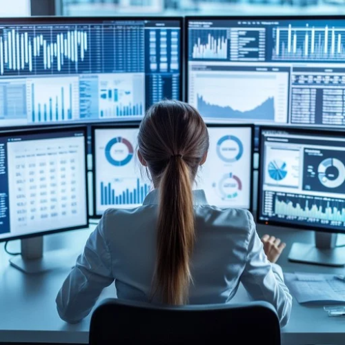 고수익 ETF 전략을 실시간으로 점검하는 데이터 중심의 투자 장면