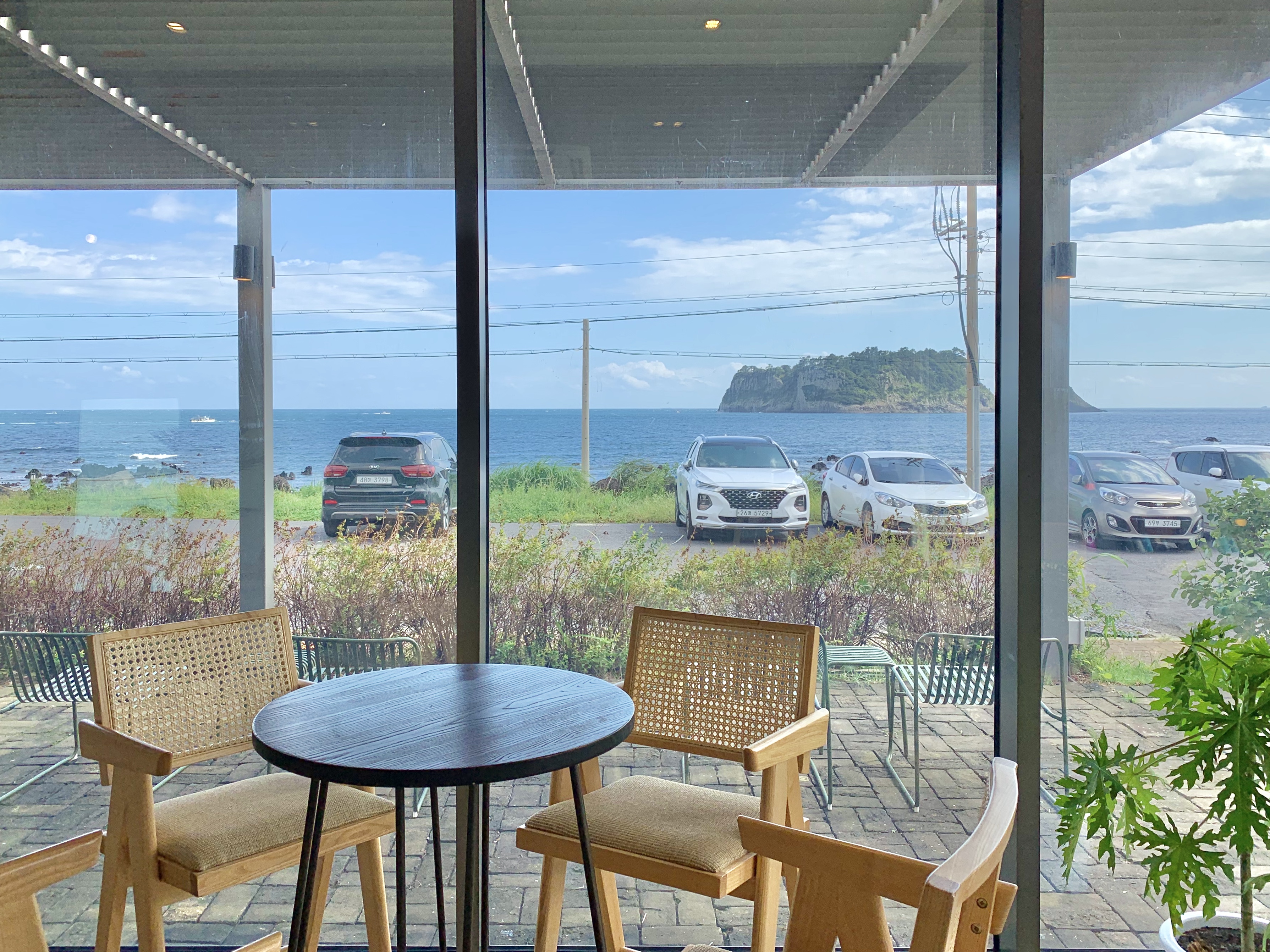 솔루나 카페 내부