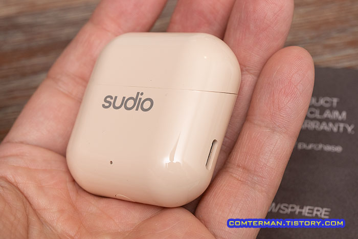 수디오 니오 유광 케이스