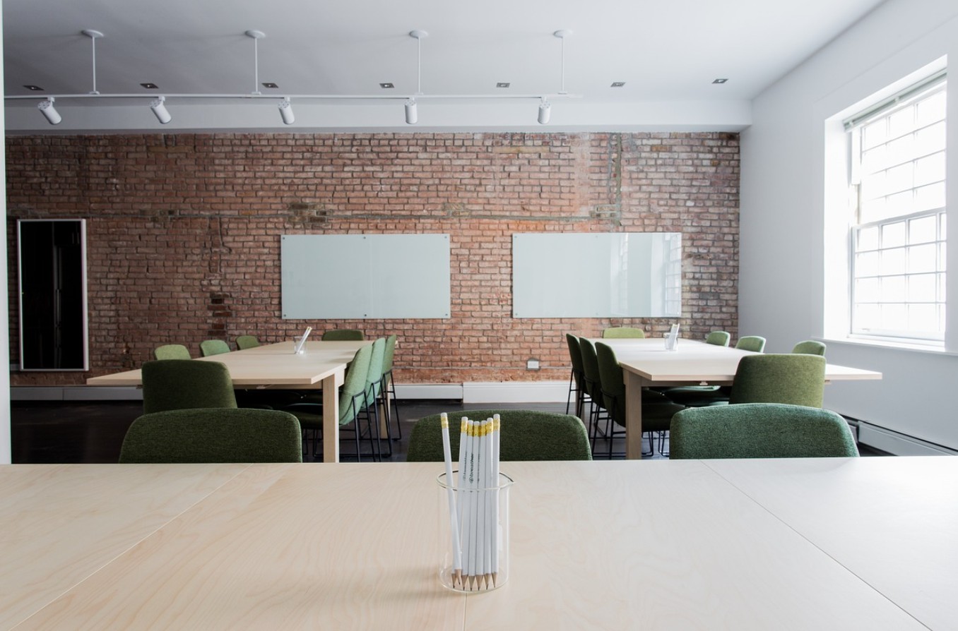 자연광을 충분히 받는 교실