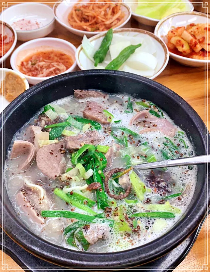 서대문&#44; 독립문&#44; 영천시장 맛집 라멘 육수 같은 순댓국&#44; 순대국밥