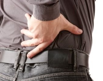 오른쪽 옆구리 뒤쪽 통증 의심되는병