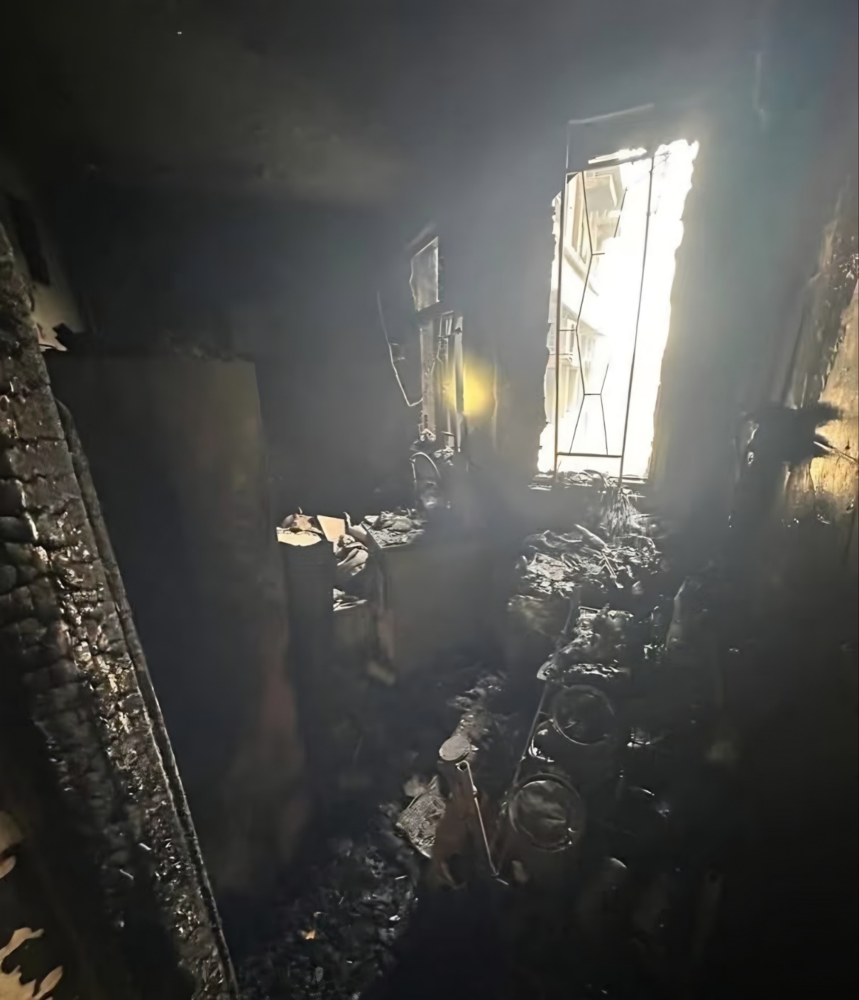 홍콩화재건물에타고남음방과물건들