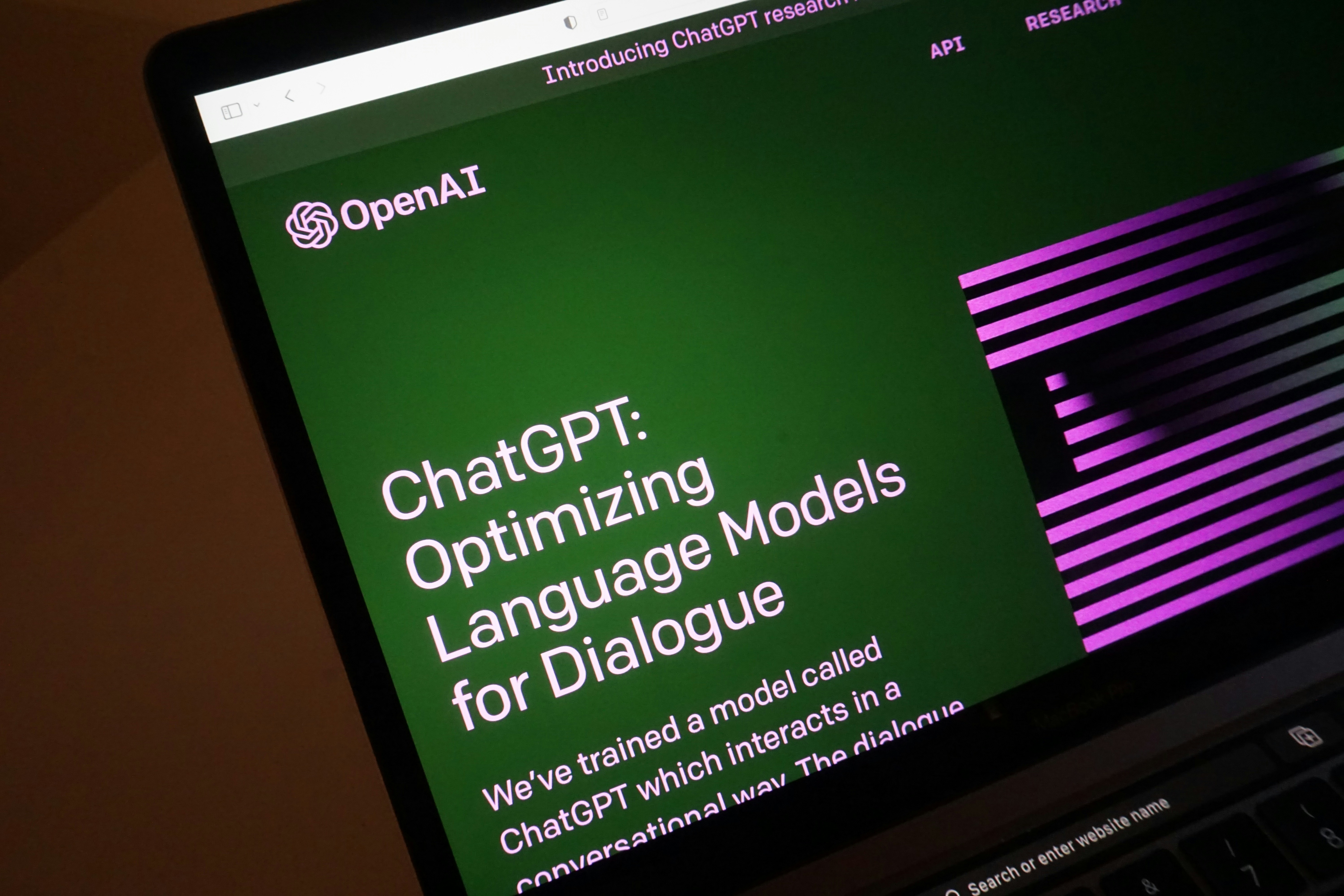 ChatGPT 모니터 이미지