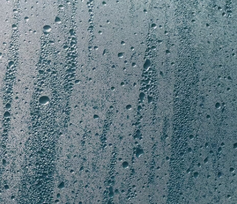 창문-유리-습기-맺혀있는-이미지