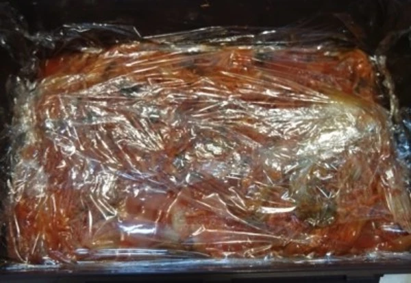 비닐 덮은 김치