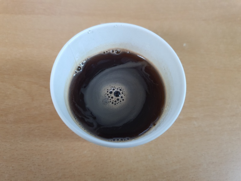 종이컵에-담긴-아메리카노