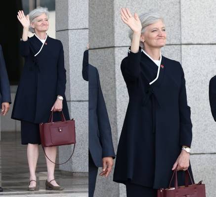 SNS 타마라모휘니 주한캐나다대사 두루마기 한복 황이슬 한복디자이너