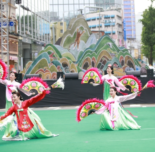 2024 연등회 공연마당1