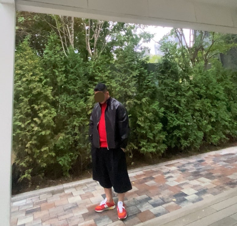 데일리룩('25. 10. 3.)마뗑킴(MATIN KIM)코팅 점퍼 바람막이 블랙, 나이키 반팔 티셔츠, 무신사스탠다드 와이드 버뮤다 팬츠, 뉴발란스 신발 러닝화 MSXRCSLF