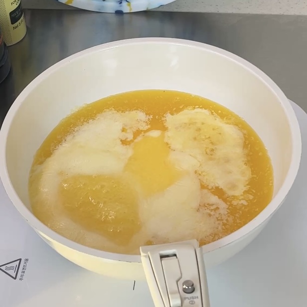 버터 끓이는 사진