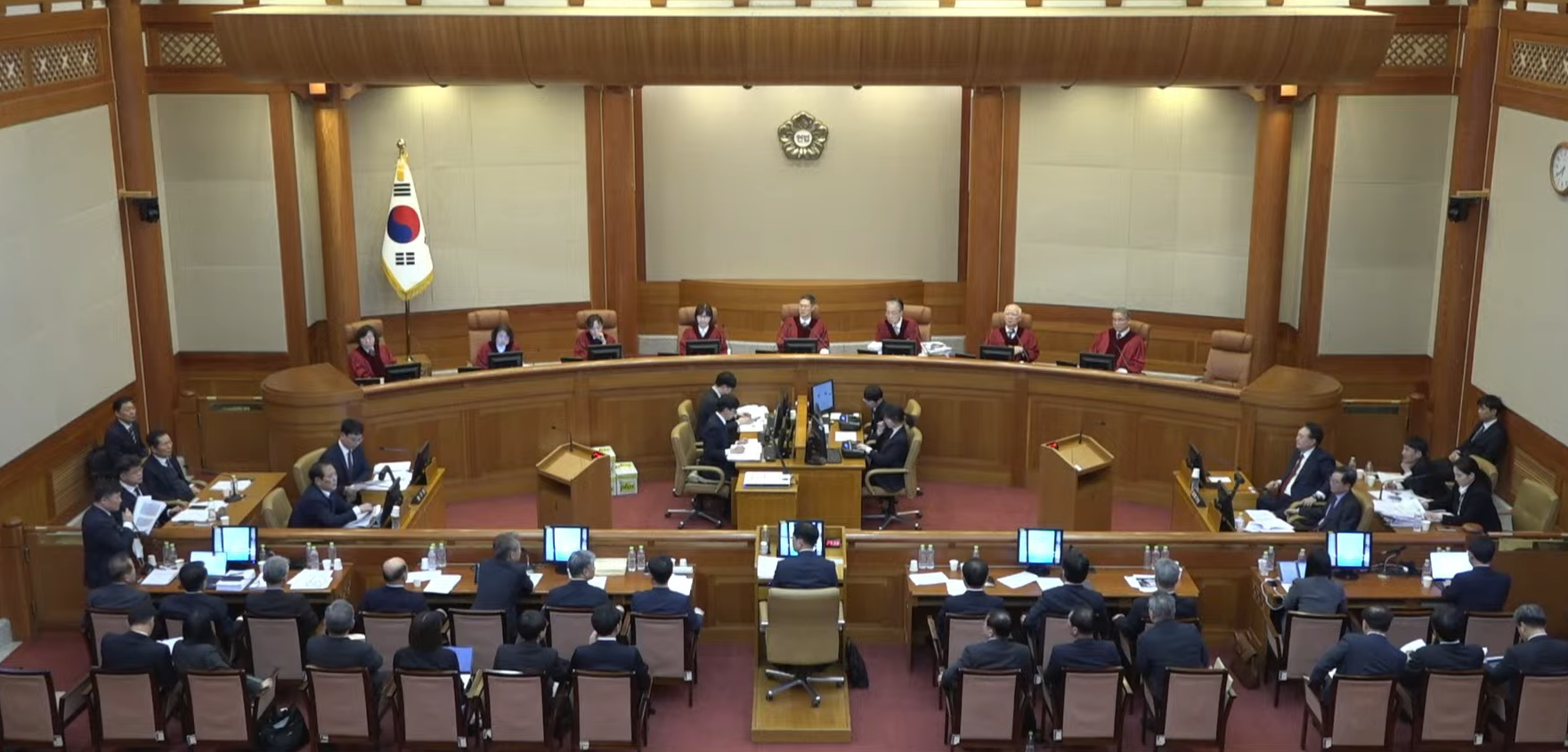윤석렬 대통령 탄핵심판이 벌어지고 있는 헌법재판소