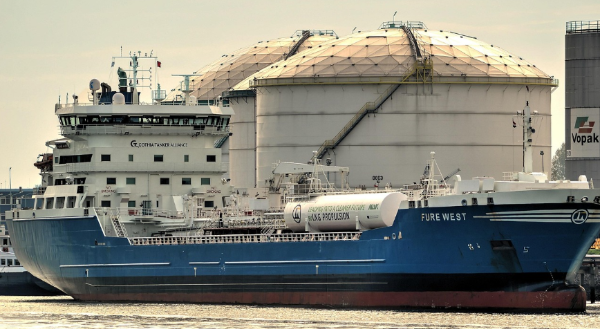 유조선과 컨테이너선 비교 (적재, 운용, 안정성)