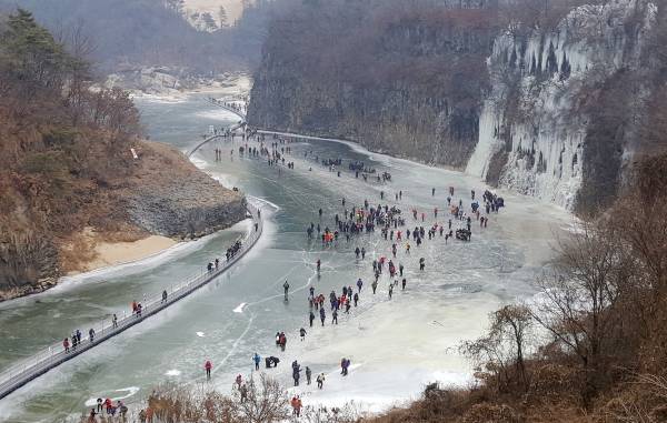 철원 한탄강 얼음트레킹 축제