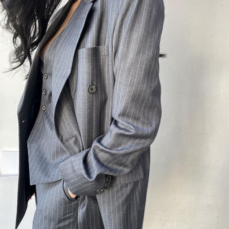 키큰여자 그레이 스트라이프 더블 수트 셋업 ( 빅사이즈 오버핏 오피스룩 여성 정장 )