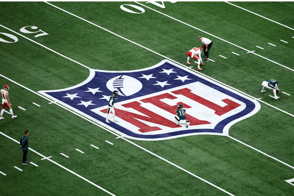 미식축구 하는 장면