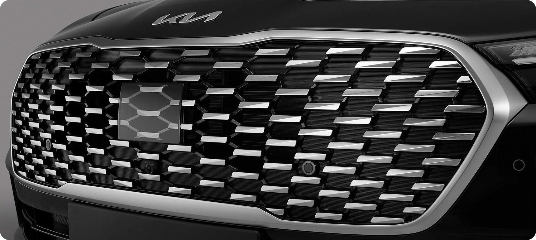The 2024 K9 수평형 패턴 라디에이터 그릴