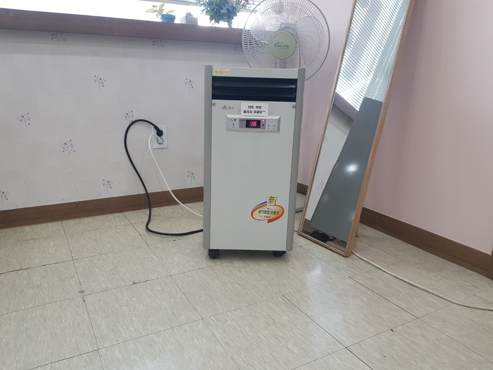 학원 휴게실에 설치된 6평 전기온풍기 사진