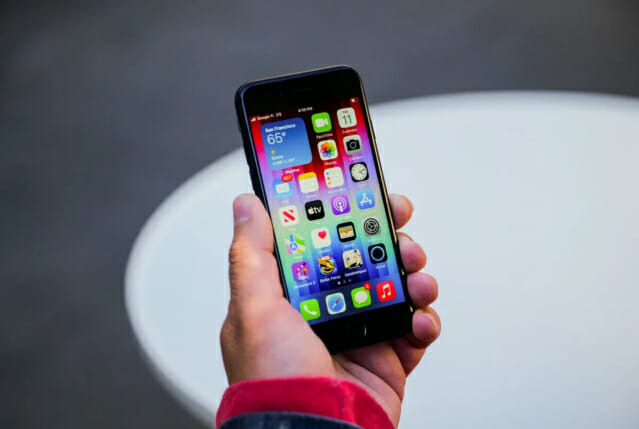 아이폰SE3 이미지