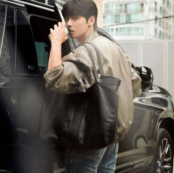 입생로랑 Y토트백 차은우