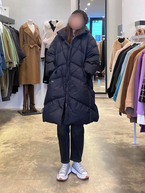 발렌시아 허리스트랩 오버사이즈 구스패딩 (22AME13)