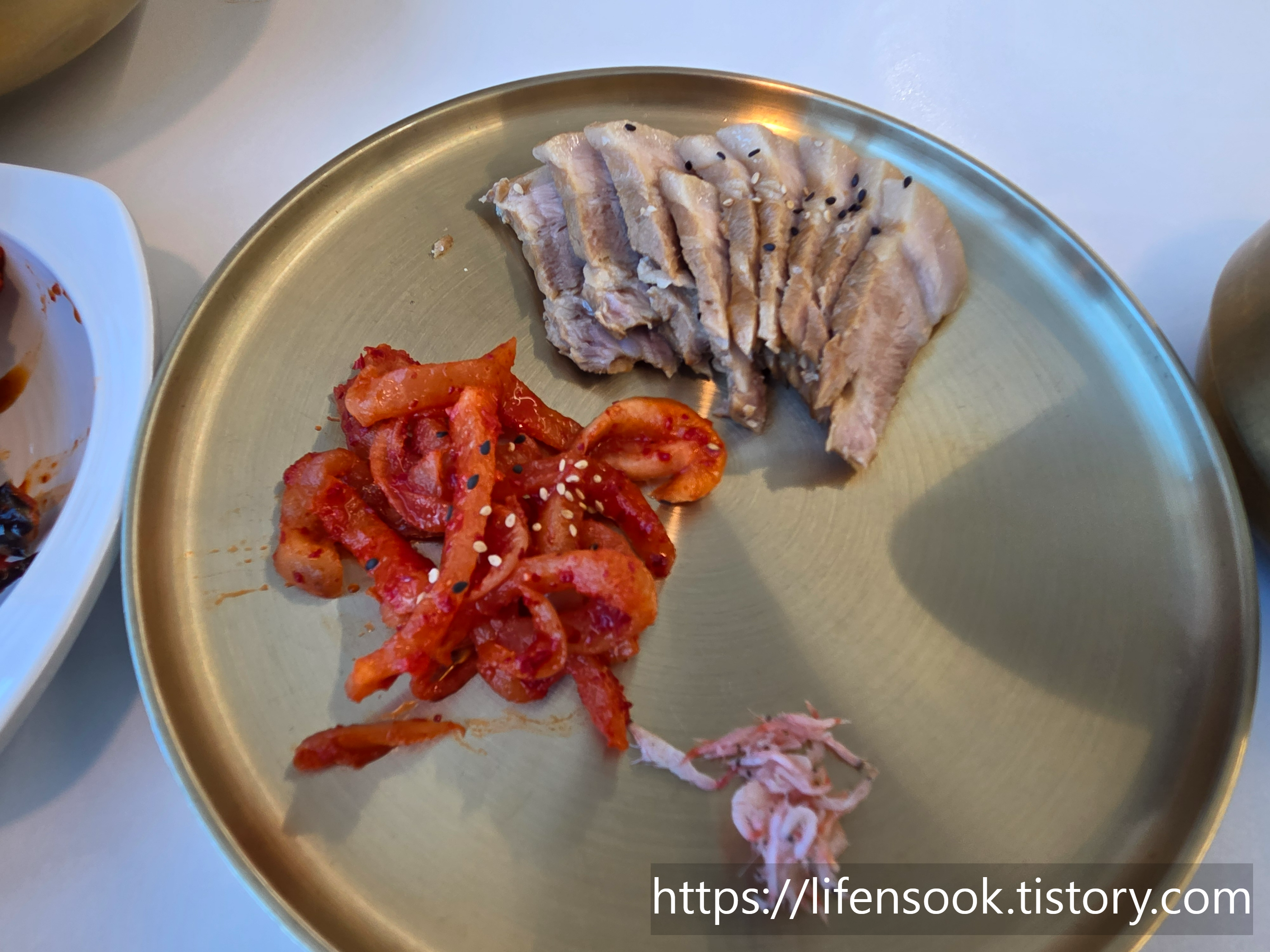 연평도 꽃게탕 보리밥의 연평도 꽃게장 보리밥 정식 삼겹수육