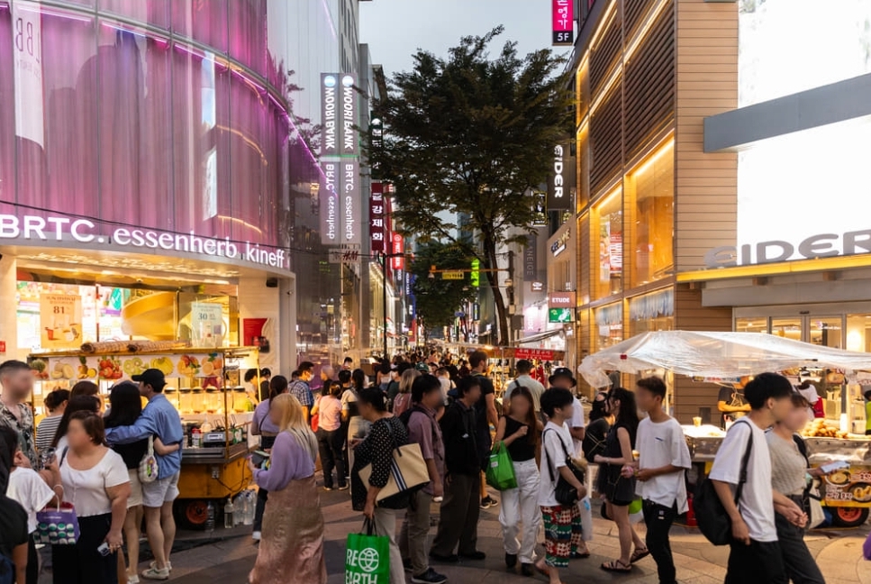 SEOUL SHOPPING IN MYEONGDONG