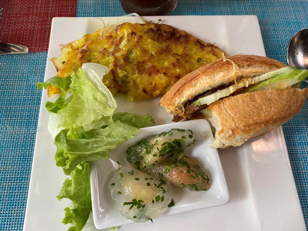 베트남-나트랑-아미아나리조트-조식-후기-꼭-먹어봐야하는-음식-추천(반세오,쌀국수,과일-등)