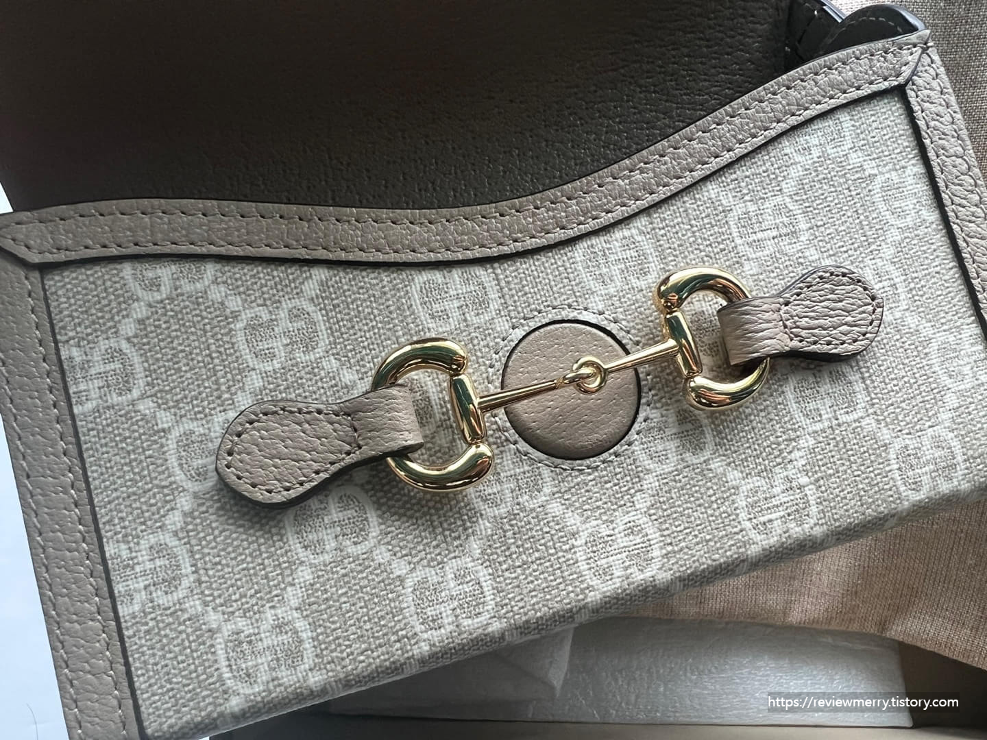 가방 앞 마그네틱