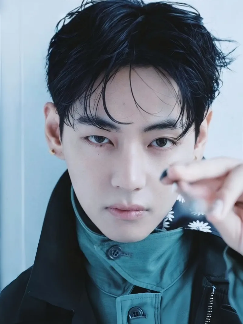 방탄소년단 뷔,뷔 W코리아,뷔 9월호 화보,뷔 일본 인기,뷔 티저 영상,뷔 전역 후 활동,뷔 인스타그램,뷔 라쿠텐,뷔 화보 예약 판매,뷔 베스트셀러,뷔 글로벌 영향력,뷔 SNS 반응,뷔 커버 매거진,뷔 군백기 후 복귀,BTS V W Korea,김태형 화보,뷔 일본 팬덤,뷔 인기 랭킹,뷔 왓츠 인 마이백