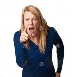 화내는-꿈-화나서-손가락질하고-목소리-높임