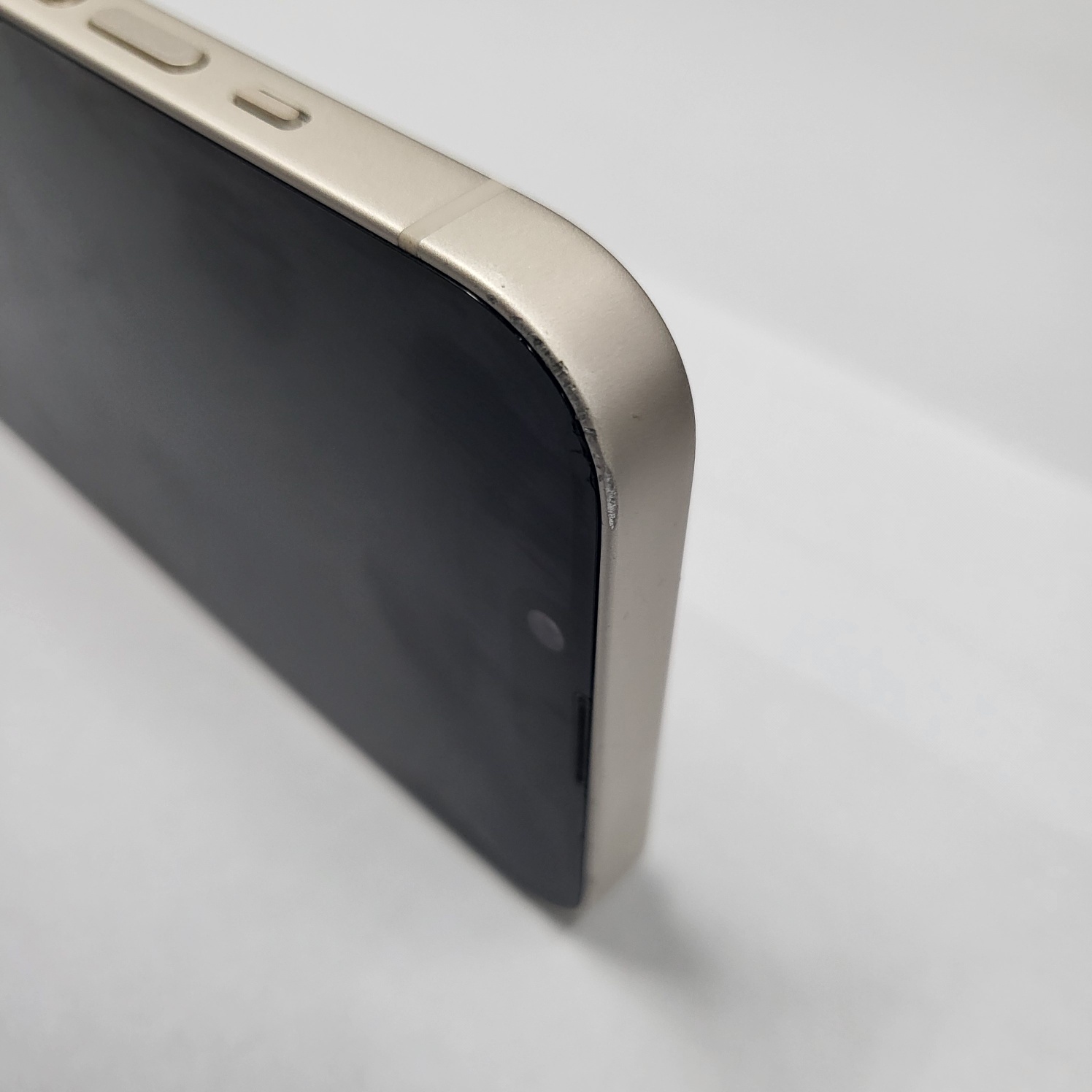 아이폰14 중고폰 테두리 기스