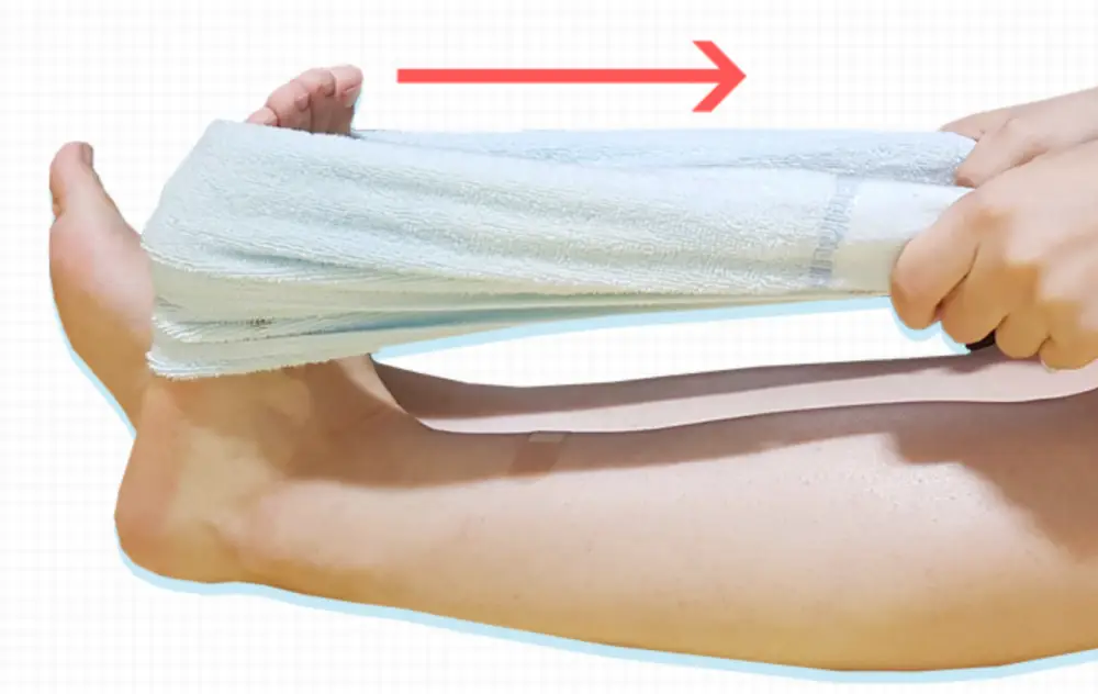 수건으로 발바닥 스트레칭