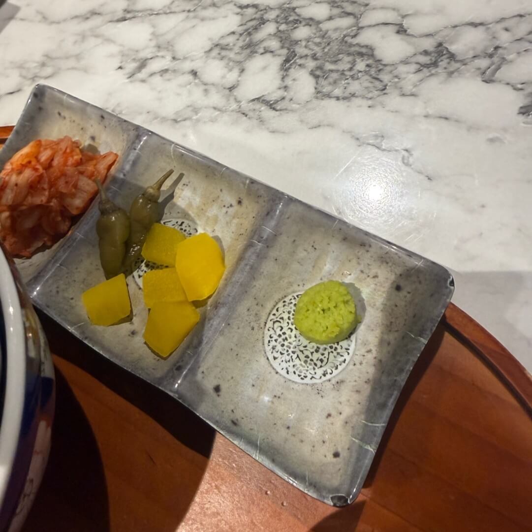 판교 마츠노하나 밑반찬 김치 단무지 할라피뇨 생와사비