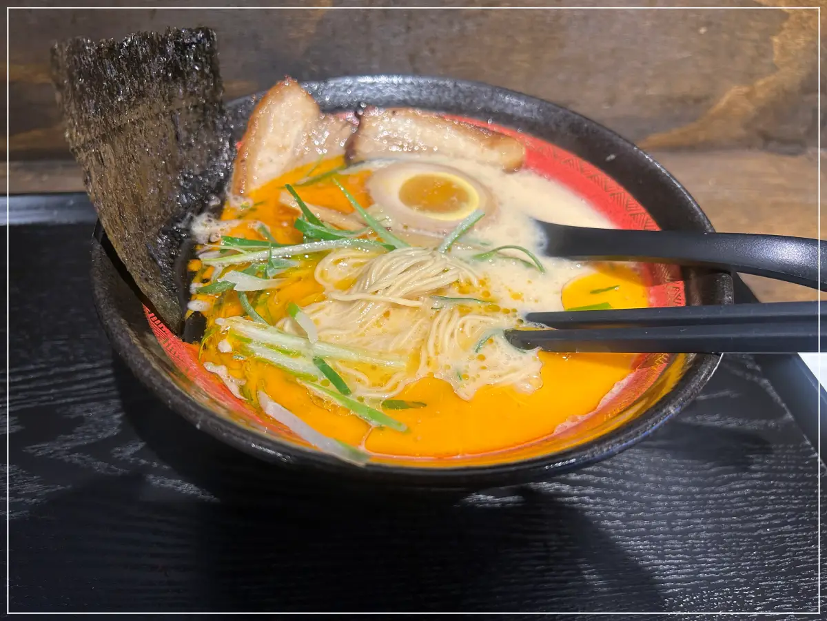 광화문-센트럴점-아오리-행방불명-가게-내부-돈코츠라멘-사진