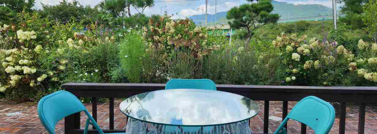 시니어 여행자가 쉬어가는 공간