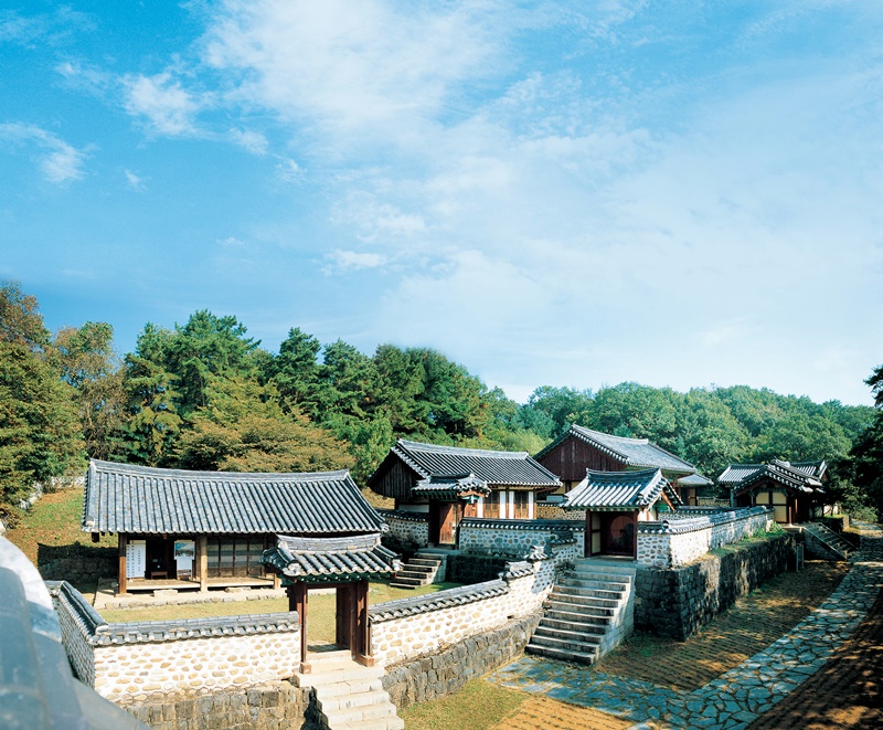 서울근교 갈만한곳 당일치기 여행 - 연천9경 재인폭포, 호로고루, 임진강주상절리, 연천 전곡리유적, 태풍전망대, 전곡선사박물관, 그리팅맨, 숭의전, 차탄천주상절리