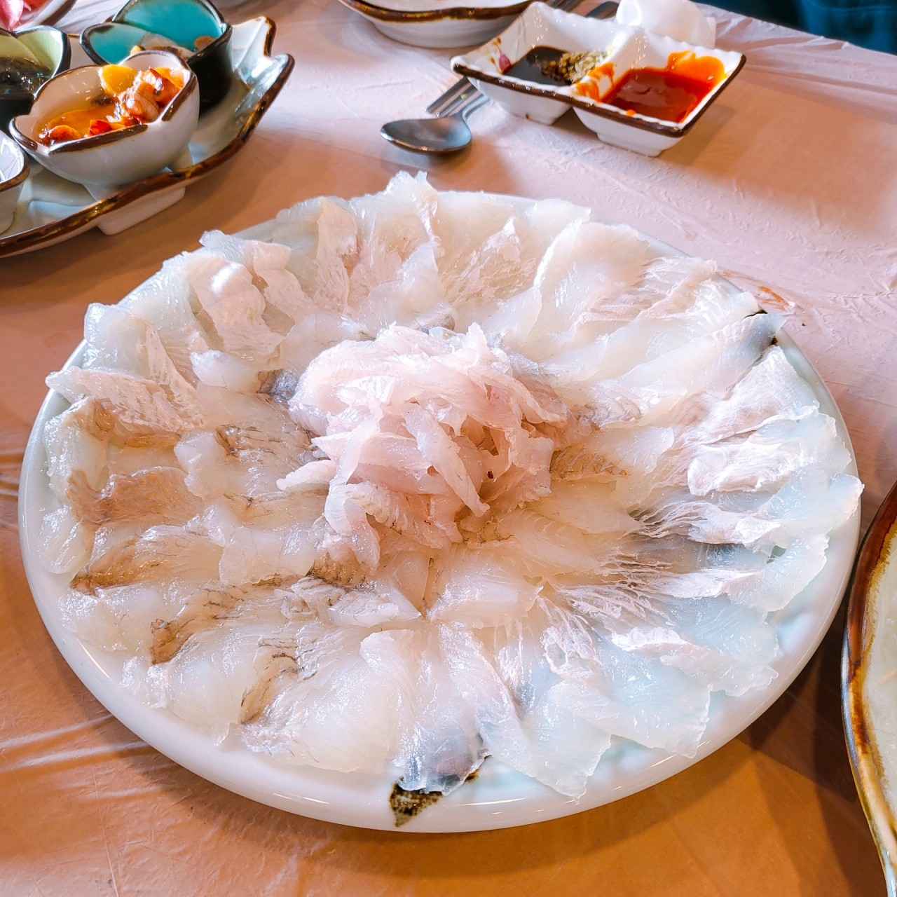 생생정보 내도 유경식당 거제도외포멸치 바람의제트보트 안나의화원