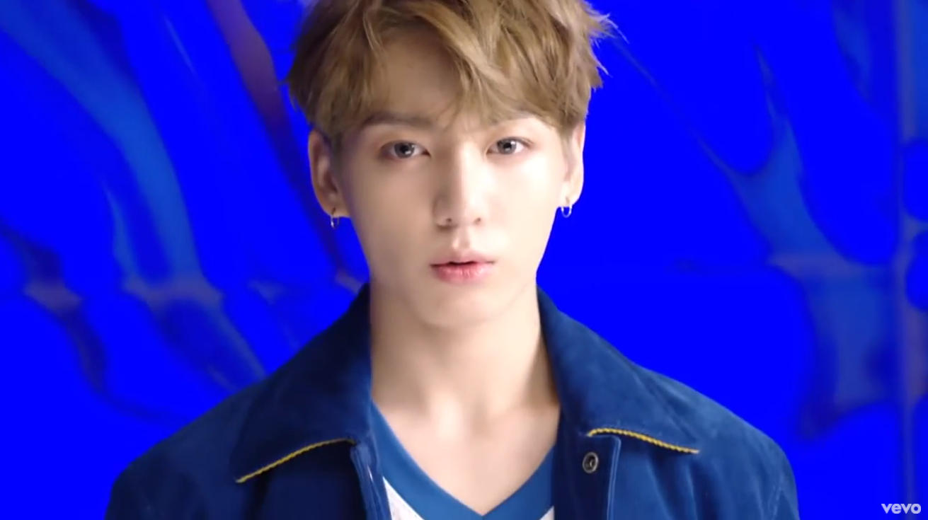 BTS노래-DNA-뮤직비디오-vevo-로고