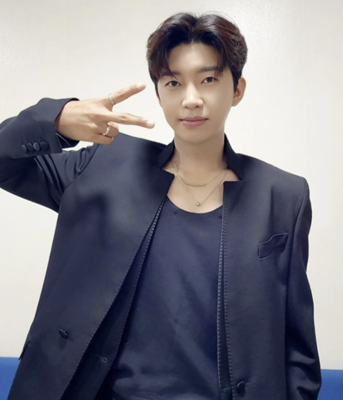 임영웅 콘서트 노래모음 팬카페 갤러리 유튜브 신곡 기부금액 프로필 히어로 영웅시대