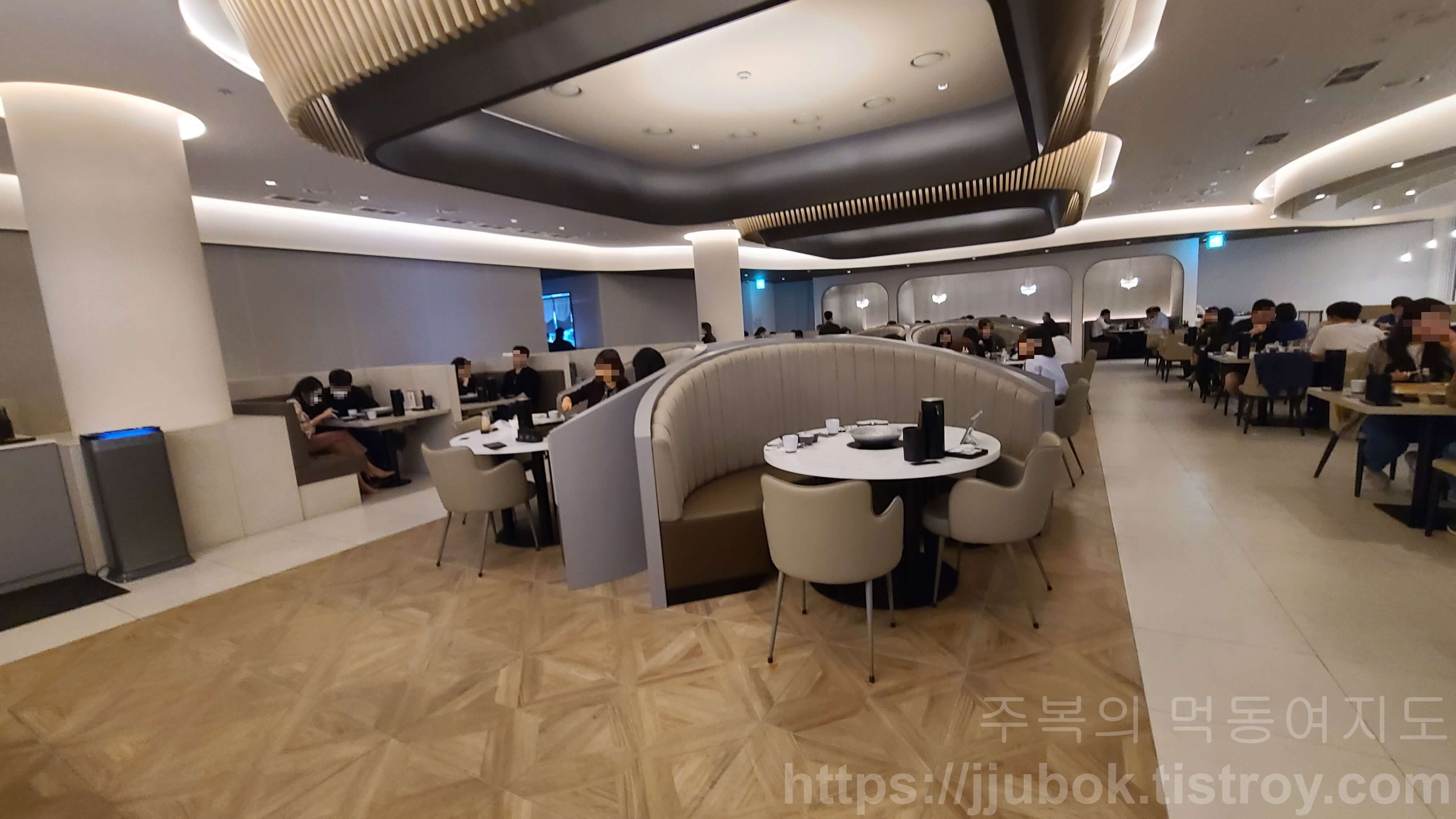 모던-샤브-하우스-센트럴시티점-내부