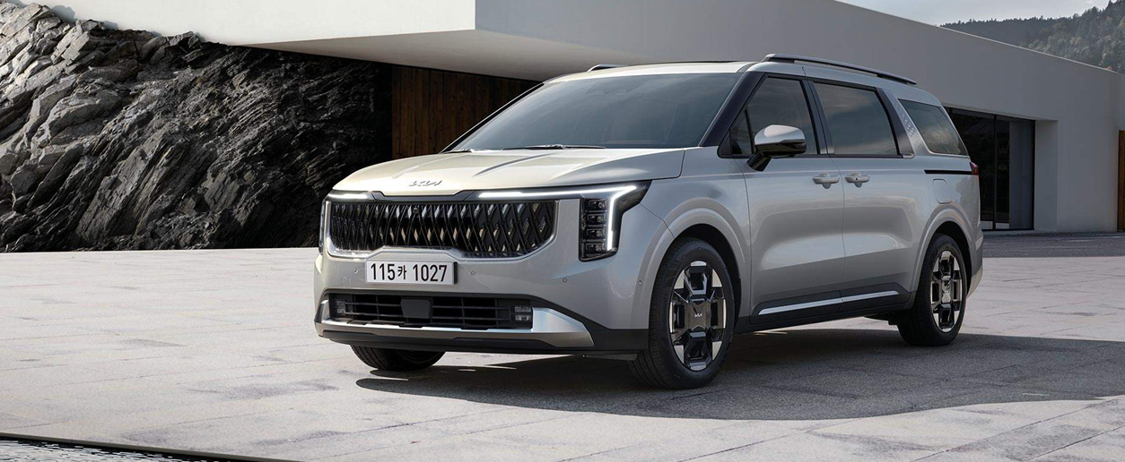 카니발 하이브리드 전면사진