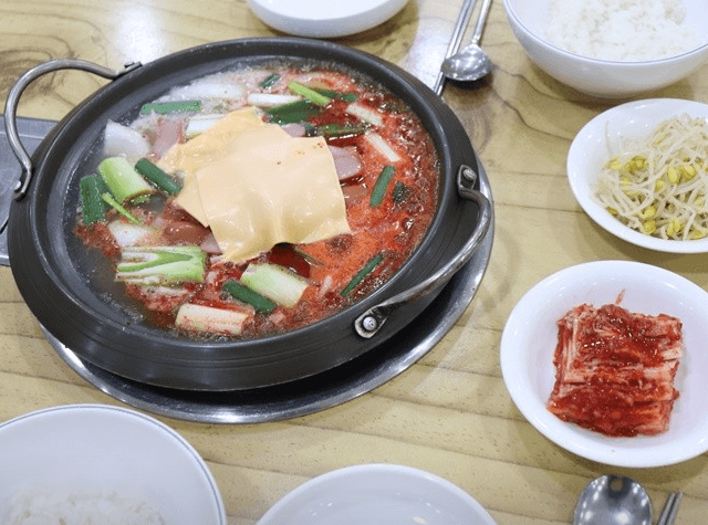 [6시 내고향] 평택국제중앙시장 맛집 명가부대찌개&amp;#44; 킴스버거&amp;#44; 브라질바비큐 무한리필 마나우스그릴